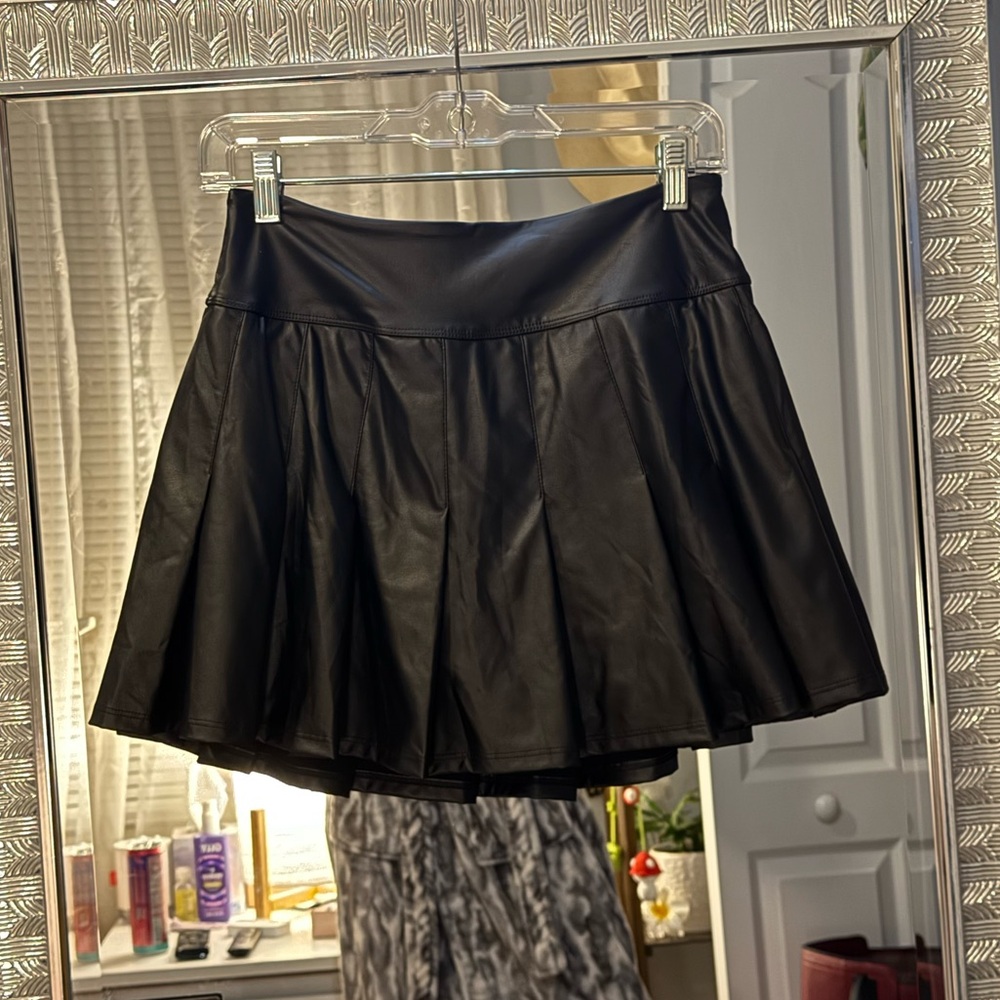 Aerie Faux Leather Pleated Mini Black Skater SKORT